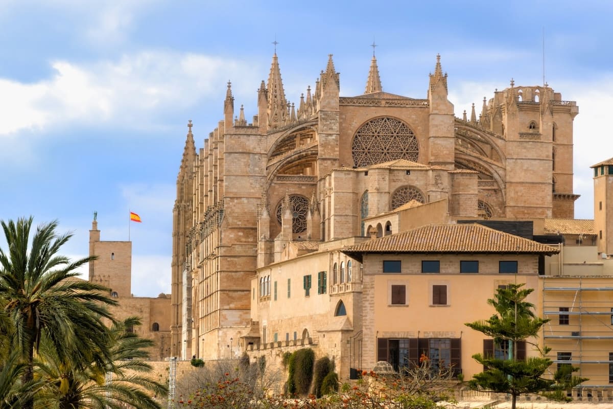 Sandblasting of marés facades at Projectes Sastre, Mallorca